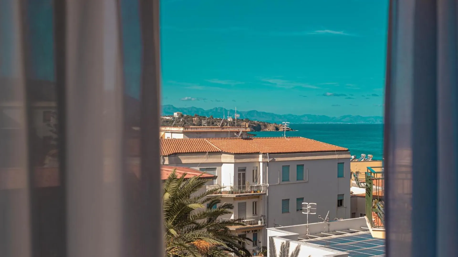 Nooria Sicilian Charme Rooms Cefalù 0*,  Itálie